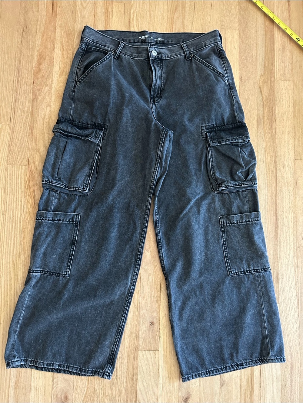 Old Navy Baggy Wide Leg Cargo Jeans mid rise drapey denim grey wash black 12 - Picture 4 of 11